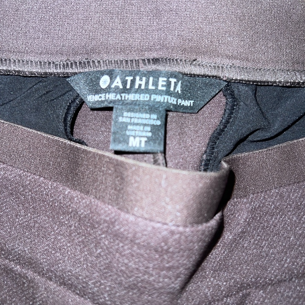Athleta Heathered Pintuck Pant in Plum Brown